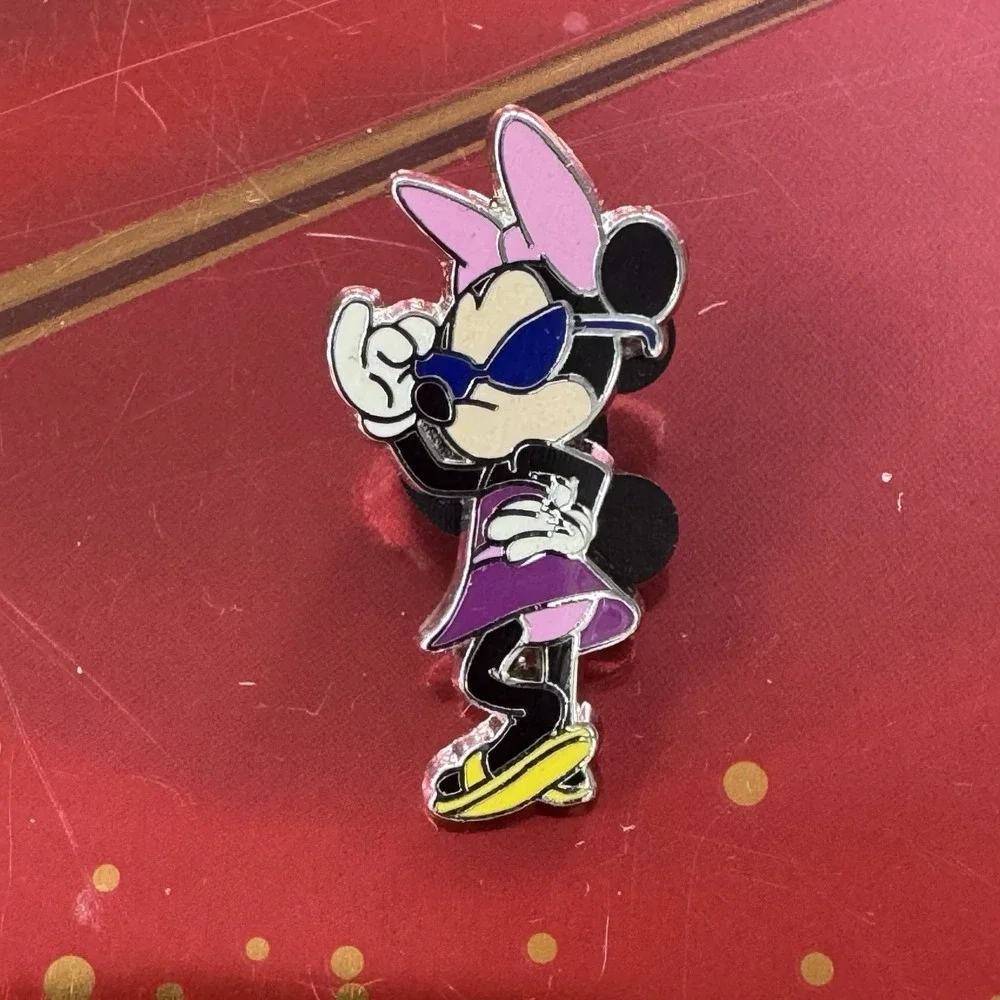 Genuine Disney Minnie Mouse Cool Characters Sunglasses Collectible Summer Pin
